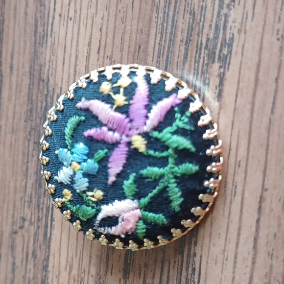 Vintage Jewelry - Vintage embroidered flowers brooch West Germany
